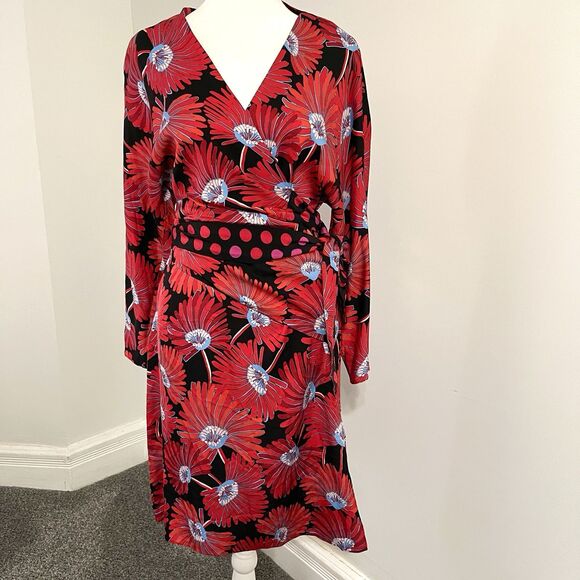 Diane Von Furstenberg Mikah Wrap Dress Size 4 Red Floral Print Crepe De Chine - Picture 5 of 11